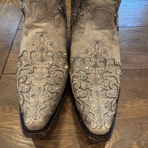 Corral Ivory Embroidered Western Heeled Boots - Picture 7 of 7
